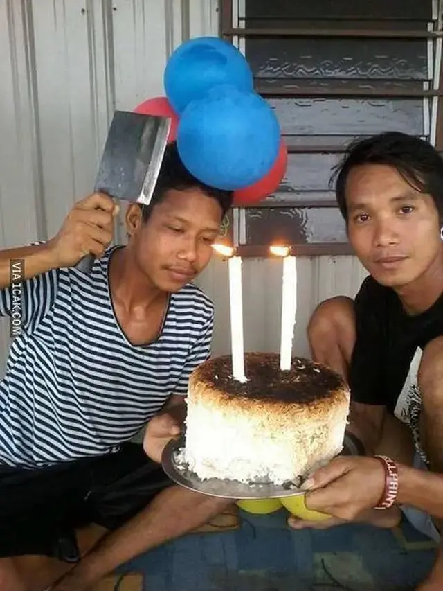 10 Potret Pengganti Kue Ulang Tahun Low Budget Ini Bikin Geleng Kepala