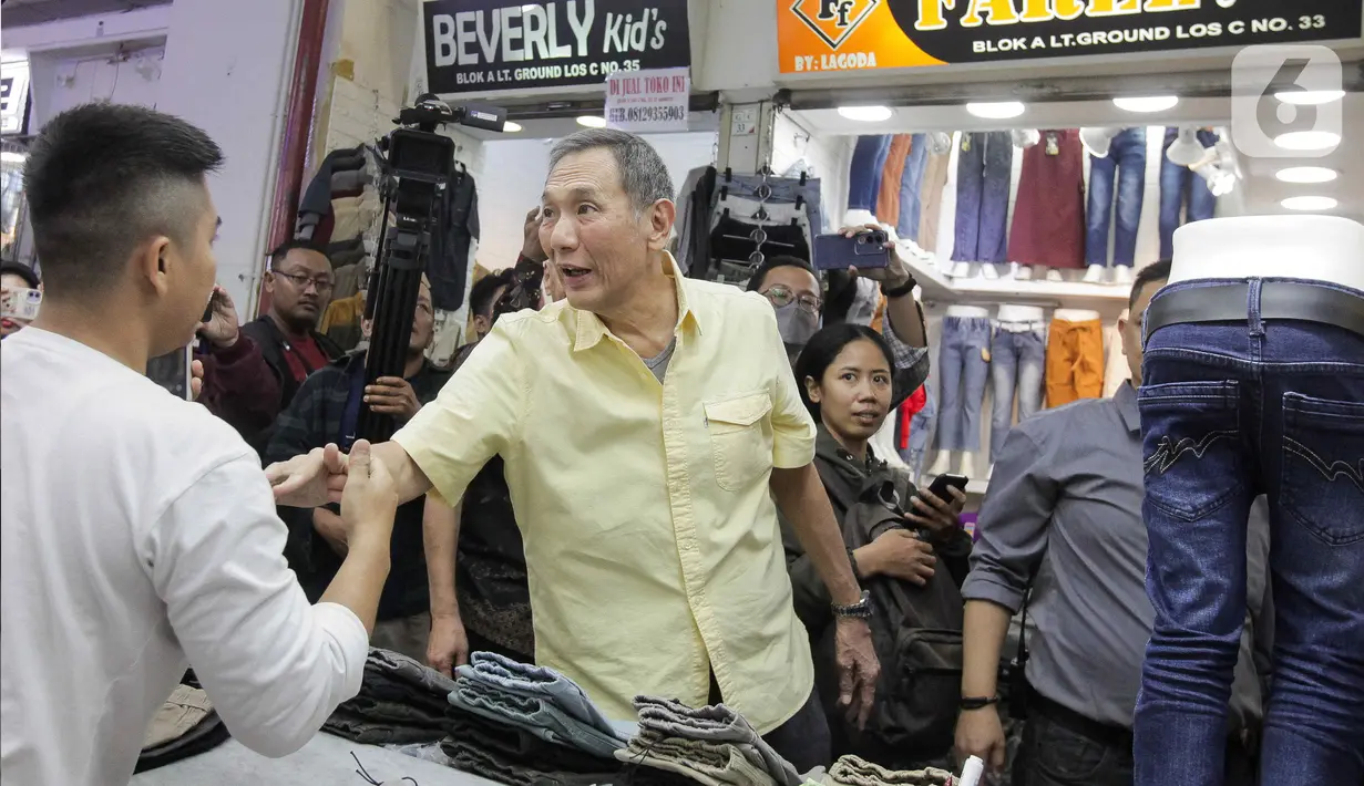 Jusuf Hamka berujar bahwa dirinya sengaja mengunjungi Pasar Tanah Abang untuk mendengarkan keluhan dan aspirasi para pedagang. (Liputan6.com/Herman Zakharia)