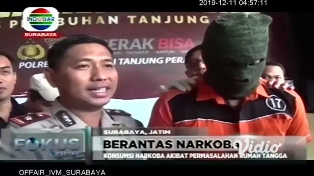 Seorang pria yang berprofesi sebagai Disc Jockey, atau DJ di Surabaya dibekuk aparat Kepolisian Polres Tanjung Perak Surabaya, karena kecanduan narkoba. Kepada polisi, pelaku mengaku selalu menghisap ganja, sabu dan ekstasi setiap kali tampil.