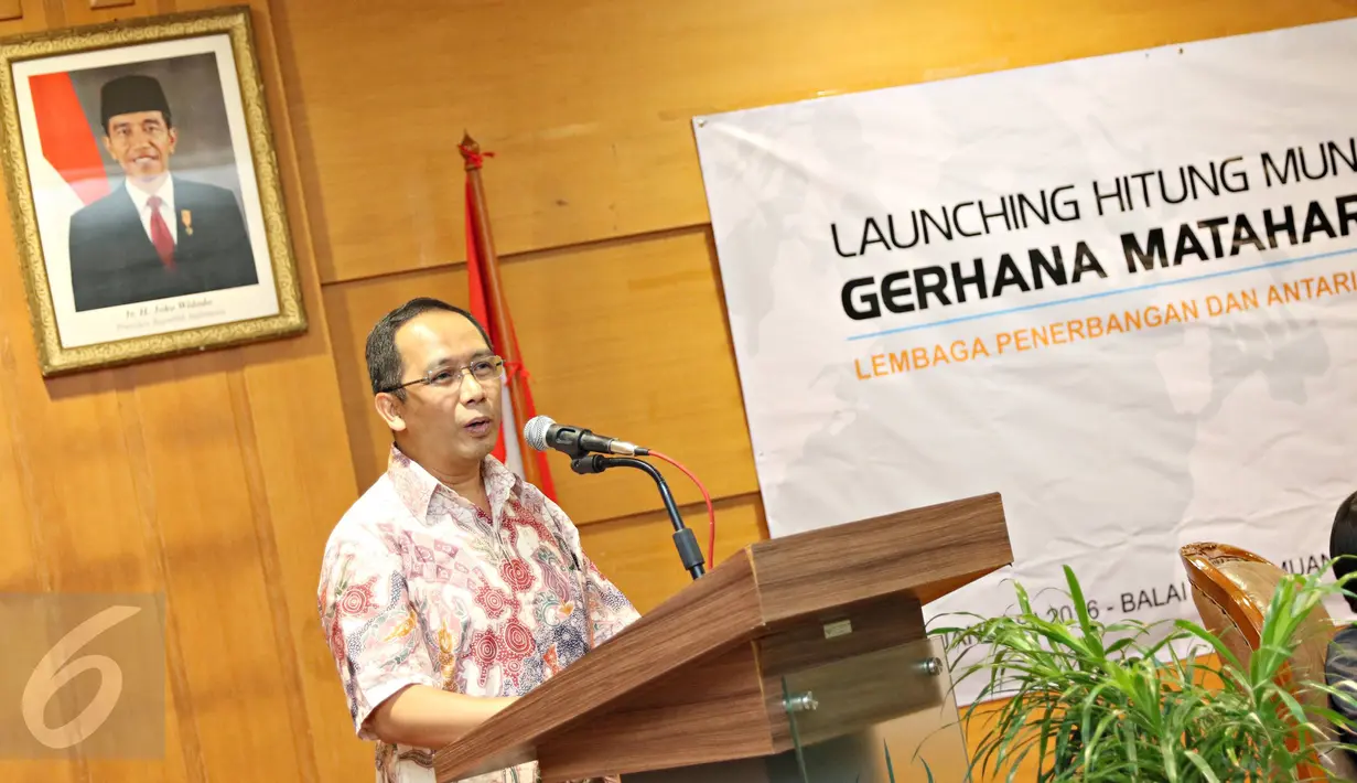 Kepala LAPAN Thomas Djamaluddin saat memberi keterangan dalam acara launching hitung mundur Gerhana Matahari Total (GMT) di Jakarta, (14/1). GMT diperkirakan baru akan terulang 350 tahun mendatang. (Liputan6.com/Immanuel Antonius)