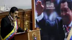 Presiden Venezuela, Nicolas Maduro berbicara di majelis nasional di Caracas, (6/7/2015). Maduro berencana memanggil duta besar Guyana untuk berkonsultasi terkait eksplorasi minyak lepas pantai yang disengketakan. (REUTERS/Jorge Dan Lopez)