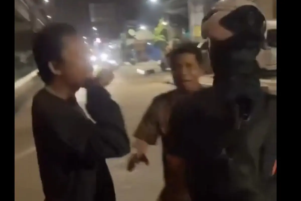 Video viral pesepeda diduga diperas di Jaktim. (Dok. Tangkapan Layar @opinipublik.id)