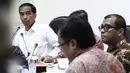 Presiden Joko Widodo saat menghadiri rapat terbatas dengan sejumlah Menteri di Istana Kepresidenan, Jakarta, Rabu (11/3/2015).(Liputan6.com/Faizal Fanani)