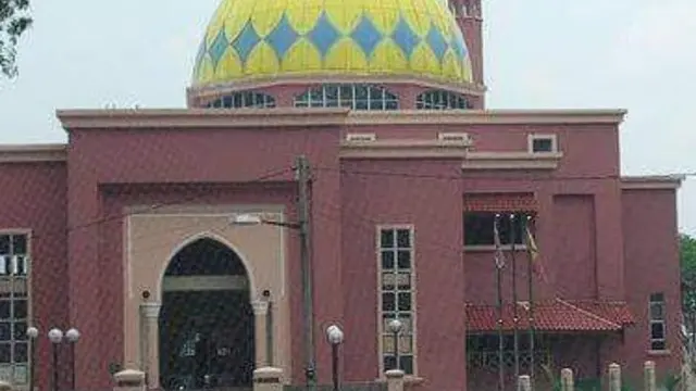 Insiden Batal Puasa Berjemaah Akibat Azan Magrib Berkumandang 3 Menit Lebih Cepat