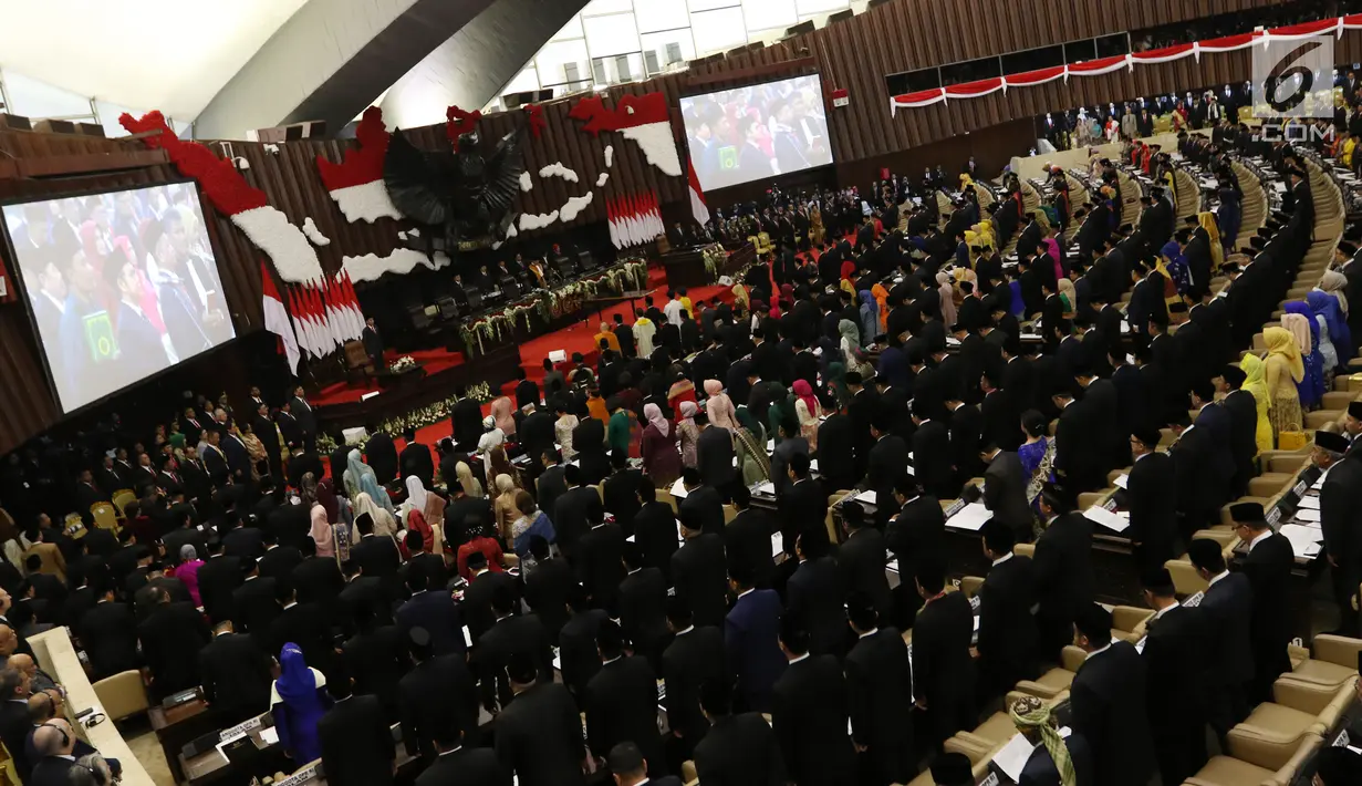 Suasana pelantikan anggota DPR, MPR, dan DPD di Kompleks Parlemen, Jakarta, Selasa (1/10/2019). Para wakil rakyat yang terpilih dalam Pemilihan Umum 2019 dilantik hari ini. (Liputan.com/JohanTallo)