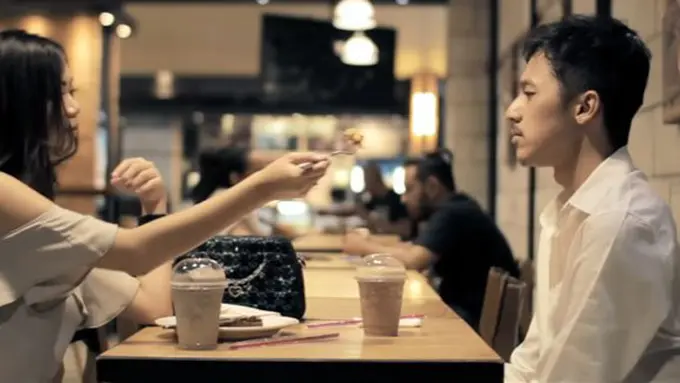 Menanti Senja/Copyright YouTube