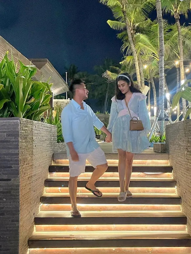 7 Potret Oline Mendeng Pamer Kemesraan dengan Kekasih Ini Tuai Banyak Dukungan