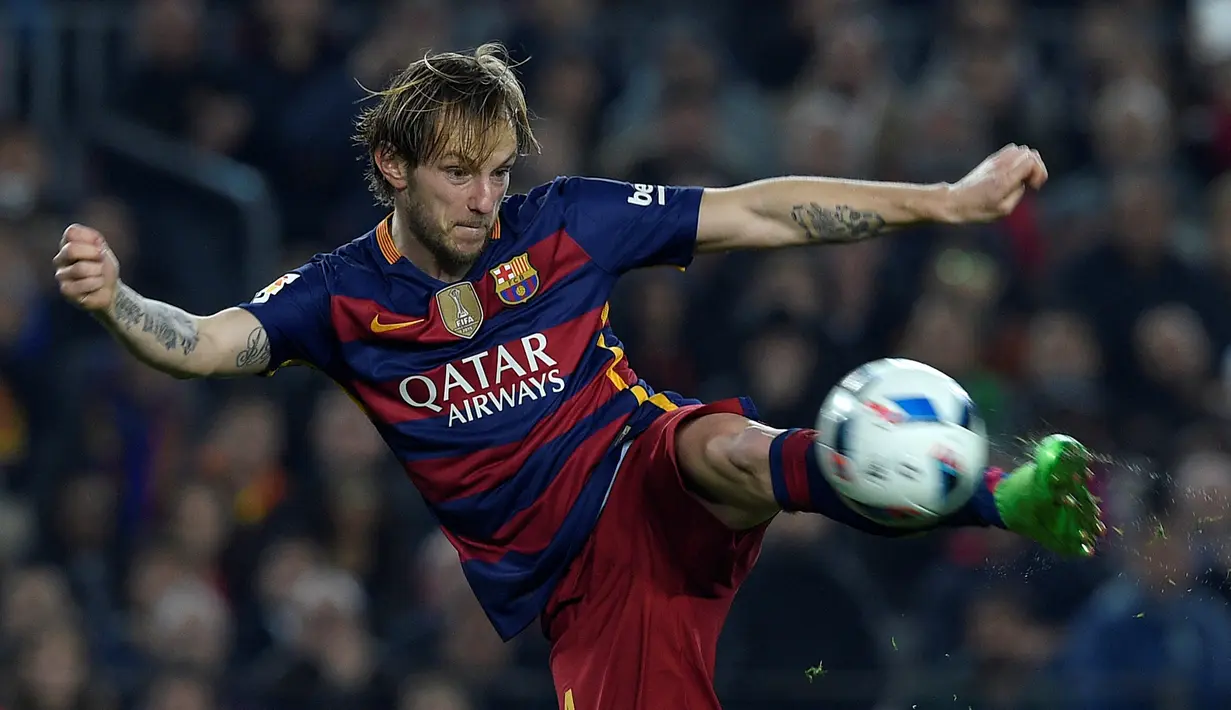 Ivan Rakitic adalah kapten Sevilla sebelum bergabung dengan Barcelona tahun 2014. Rakitic berperan sangat penting di lapangan tengah Barcelona saat ini. (AFP/Lluis Gene)
