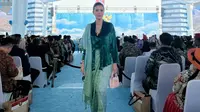5 Potret Marcella Zalianty di HUT TNI ke-80, Anggun dengan Kebaya Hijau Toska