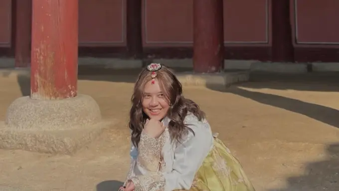 Ziva Magnolya di Korea Selatan kenakan hanbok