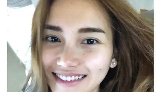 7 Potret Ayu Ting Ting Tanpa Makeup, Tetap Memesona