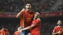 Gelandang Timnas Spanyol, Marco Asensio (kiri), meluapkan kegembiraan usai mencetak gol ke gawang Kroasia, pada laga UEFA Nations League Liga A Grup 4, Selasa (11/9/2018) waktu setempat, di Stadion Manuel Martinez Valero, kota Elche.  (AFP / Jose Jordan)