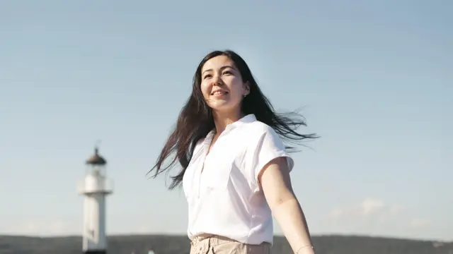 Ilustrasi wanita dengan aura positif