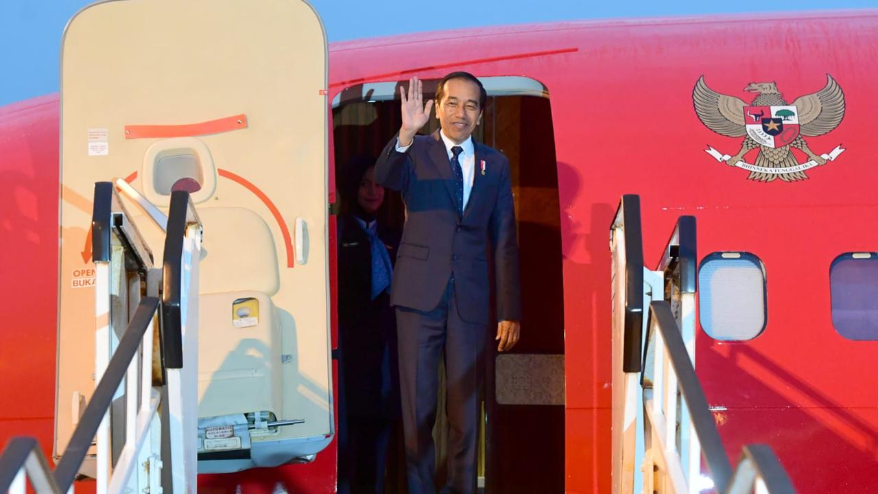 Jokowi bertolak ke Papua Nugini dari Bandar Udara Internasional Kingsford Smith Sydney, Australia, usai melakukan kunjungan kerja dua hari di Negeri Kanguru itu. (Foto: Muchlis Jr - Biro Pers Sekretariat Presiden)