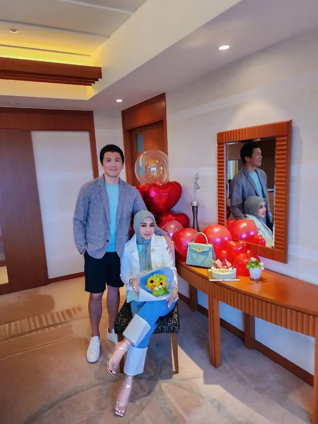7 Momen Ulang Tahun Syahrini Ke-43, Rayakan di Kamar Hotel Mewah di Jepang