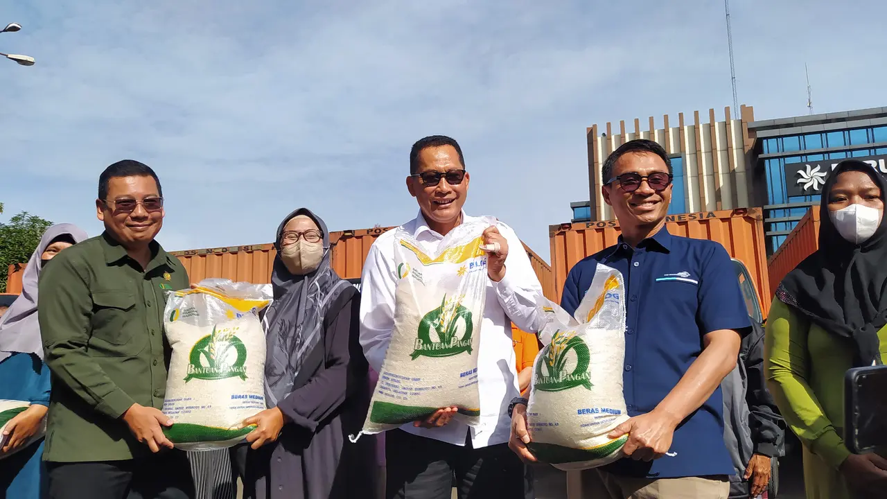 Bantuan sosial atau Bansos beras