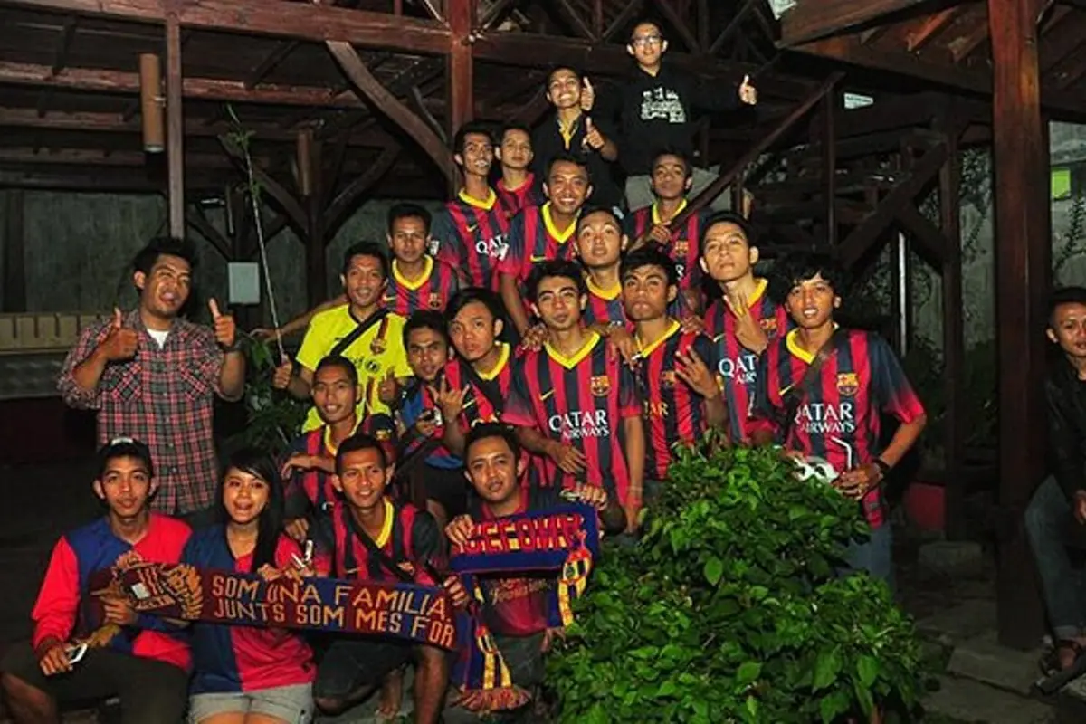 Jangan Ngaku Fans Barcelona FC Kalau Nggak Fasih Nyanyi Lagu Ini
