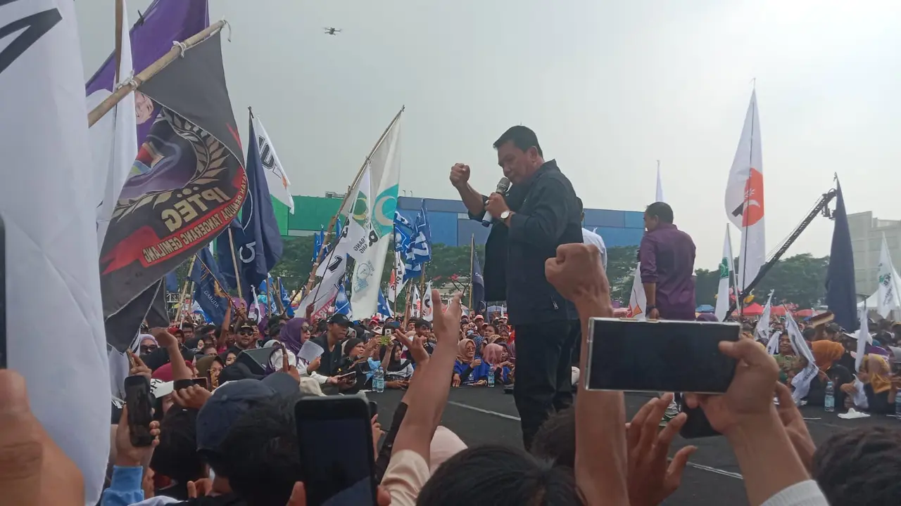 Diguyur Hujan, Kampanye Akbar Maesyal-Intan di Tangerang Tetap Dipadati Puluhan Ribu Massa