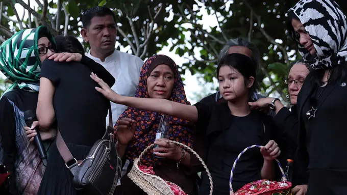 [Bintang] Pemakaman Yana Zein 