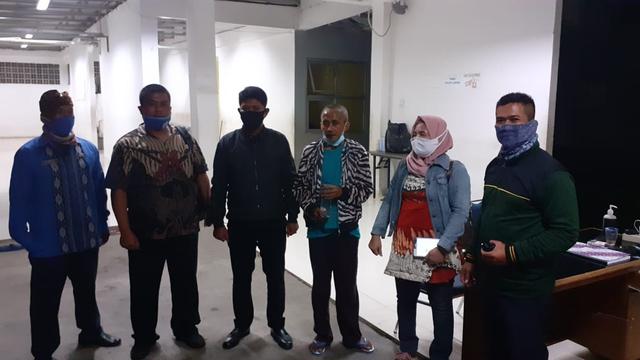 Deden (ke-3 dari kiri) ditemukan setelah hilang 18 tahun. (Foto: Liputan6.com/Gani-Purbo Handoyo)