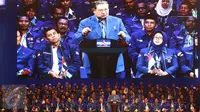 SBY menyampaikankan pentingnya menjaga kedaulatan dan mendukung pemerintahan dalam menjaga NKRI saat berpidato di HUT ke-15 Partai Demokrat di Jakarta Convention Center, Selasa (7/2). (Liputan6.com/Helmi Afandi) 