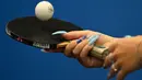 Petenis meja Italia, Gaia Monfardini melakukan servis saat kualifikasi tenis meja dalam ajang European Championships 2022 di Munich pada 15 Agustus 2022. (AFP/Tobias Schwarz)