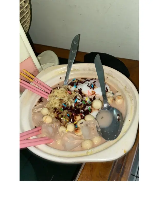7 Cara Nyeleneh Makan Mi Instan Kuah ala Netizen Ini Bikin Geleng Kepala