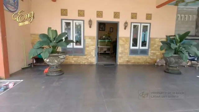 Jarang Terekspos, Ini 7 Potret Rumah Happy Asmara di Kediri