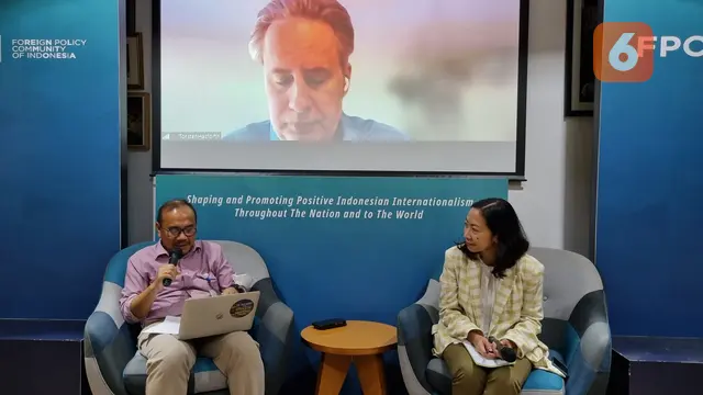 Leonard Simanjuntak, Country Director Greenpeace Indonesia di workshop bertajuk Transition Energy kerja sama dengan FPCI dan Kedutaan Denmar di Indonesia. (Liputan6.com/Tanti Yulianingsih)