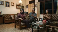 10 Kebiasaan Orang Tua Ini Bikin Anak Betah Ngobrol Lama-Lama, Ciptakan Suasana Hangat di Rumah