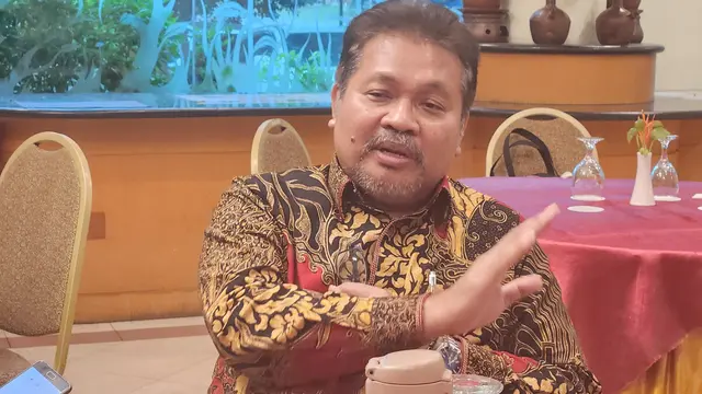 Anggota Komisi X DPR RI, Nuroji saat dikonfirmasi terkait pemecatan guru kasus mark up nilai SMPN 19 Depok.