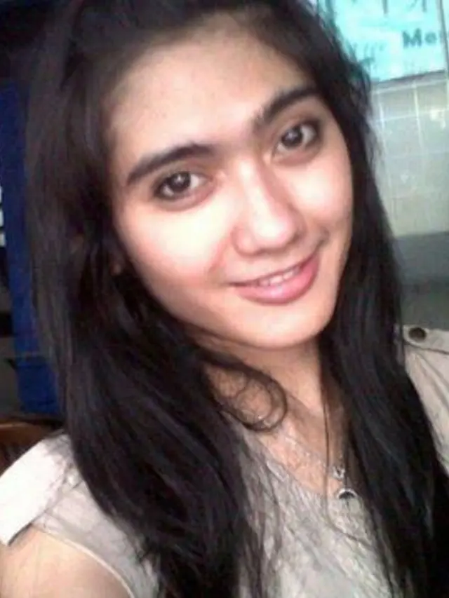 [Bintang] Revi Mariska