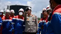 Kapolda Riau Irjen Pol Mohammad Iqbal, mengungkap kilang minyak Pertamina Dumai meledak diduga lantaran kebocoran pipa hidrogen di area pipa Suction Discharge Area. (Merdeka)