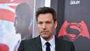 Tak hanya itu saja, Ben Affleck dianggap kurang teliti dan cermat demi memperhatikan hal-hal kecil yang dianggap sepele. Hingga saat ini Ben Affleck belum angkat bicara. (AFP/Bintang.com)