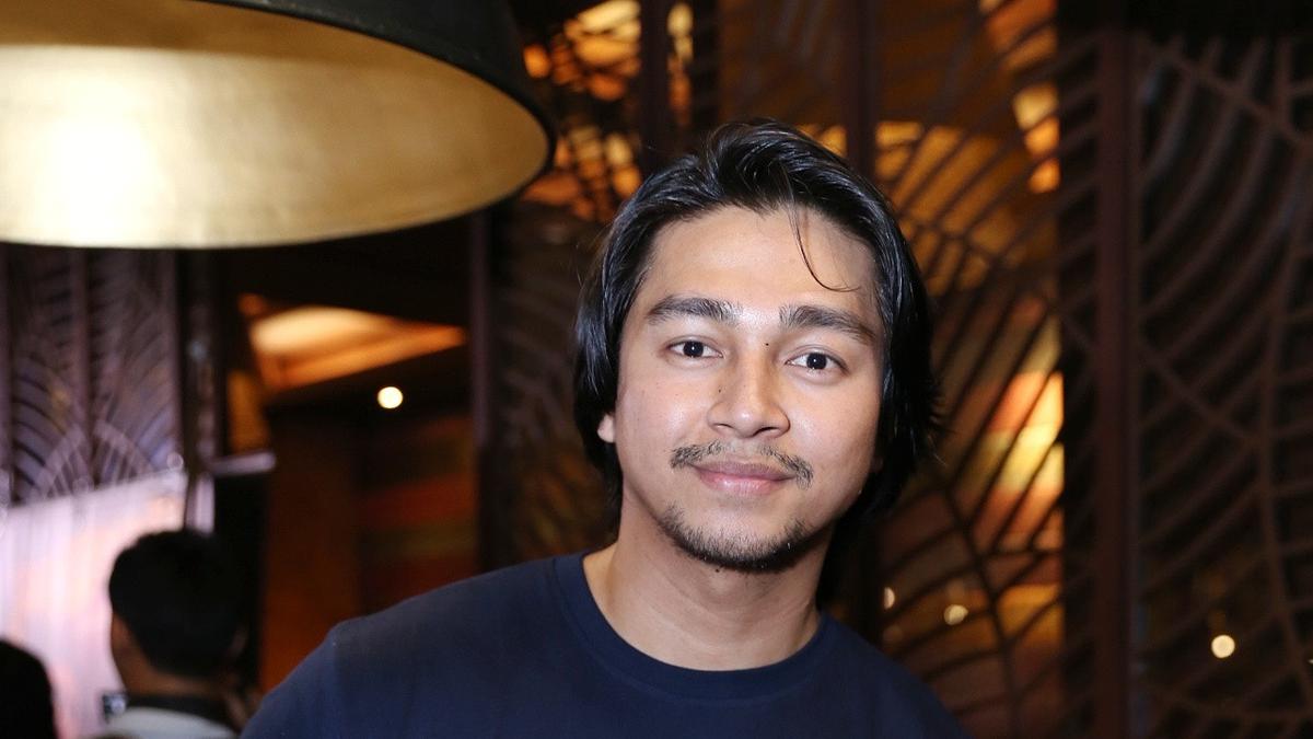 Pamer Pose Melamun, Deva Mahenra Dianggap Mirip Gong Yoo
