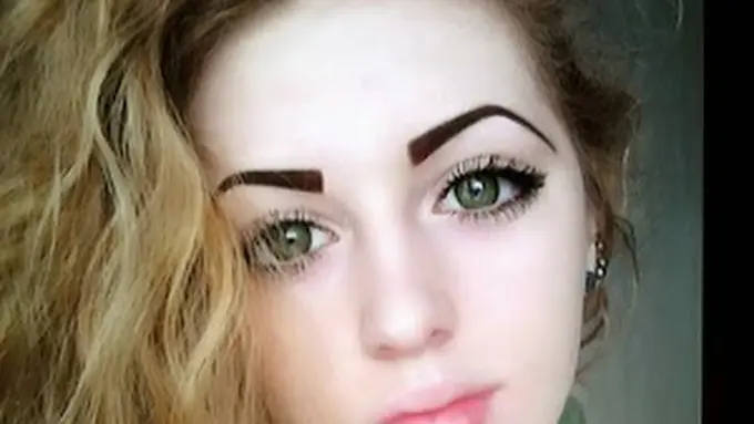 Wanita Cantik Asal Rusia Ini Dijuluki Sebagai ‘Barbie Berotot’