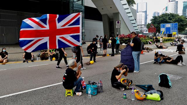 Lelah Berunjuk Rasa, Penolak RUU Ekstradisi Hong Kong Tidur di Jalanan