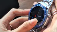 Huawei Watch Ultimate (Liputan6.com/Giovani Dio Prasasti)
