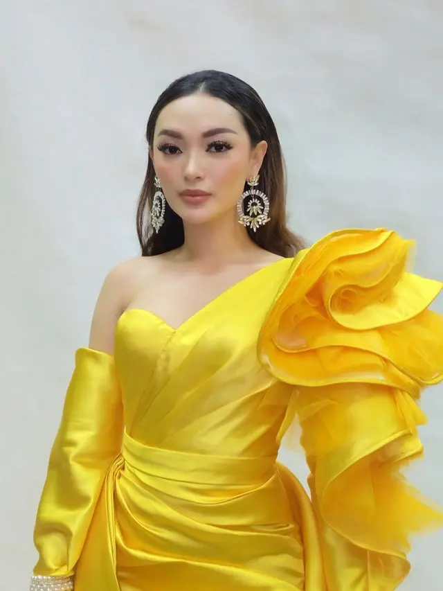 [Fimela] Zaskia Gotik