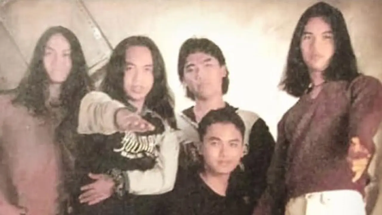 6 Foto Lawas Dewa 19 Saat Masih Remaja, Ahmad Dhani Mirip Dul