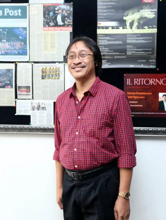 Purwacaraka menilai, film arahan sutradara Hadrah Daeng Ratu ini wajib ditonton oleh masyarakat, terutama kaum remaja. (Andy Masela/Bintang.com)