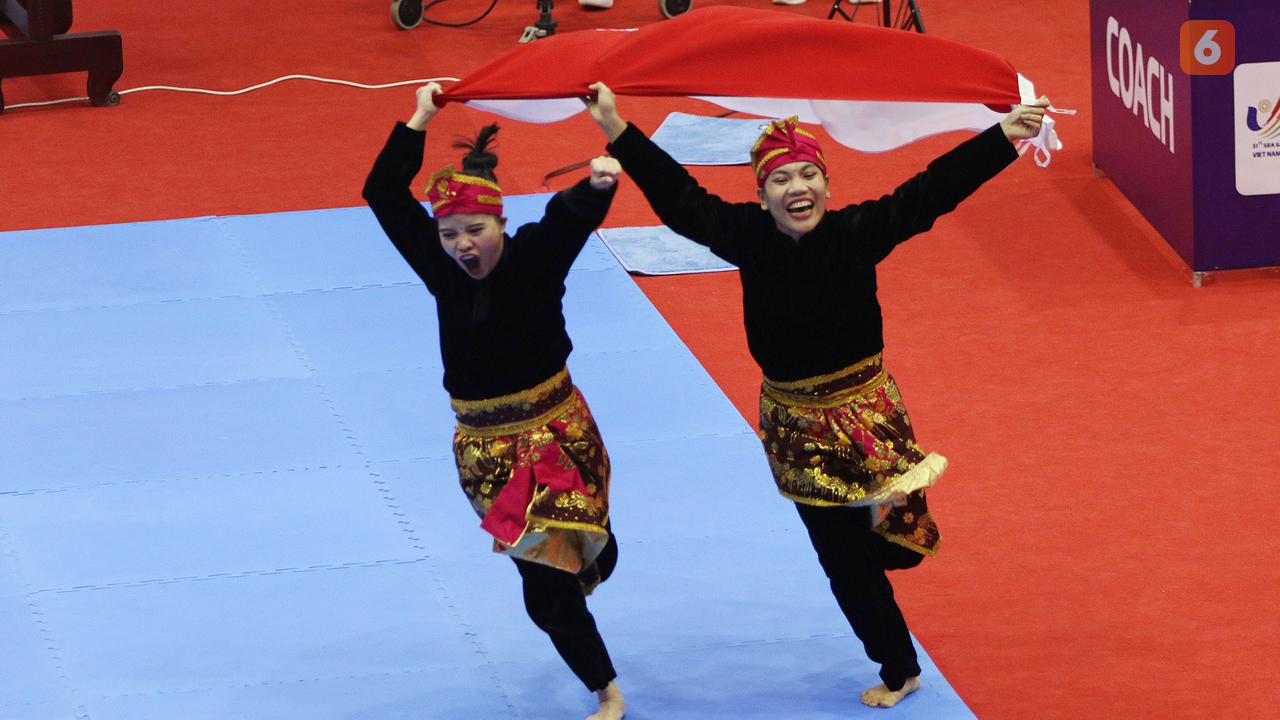 Foto: Riska Hermawan dan Ririn Rinasih Tak Terbendung, Pencak Silat Sumbang Medali Emas SEA Games 2021