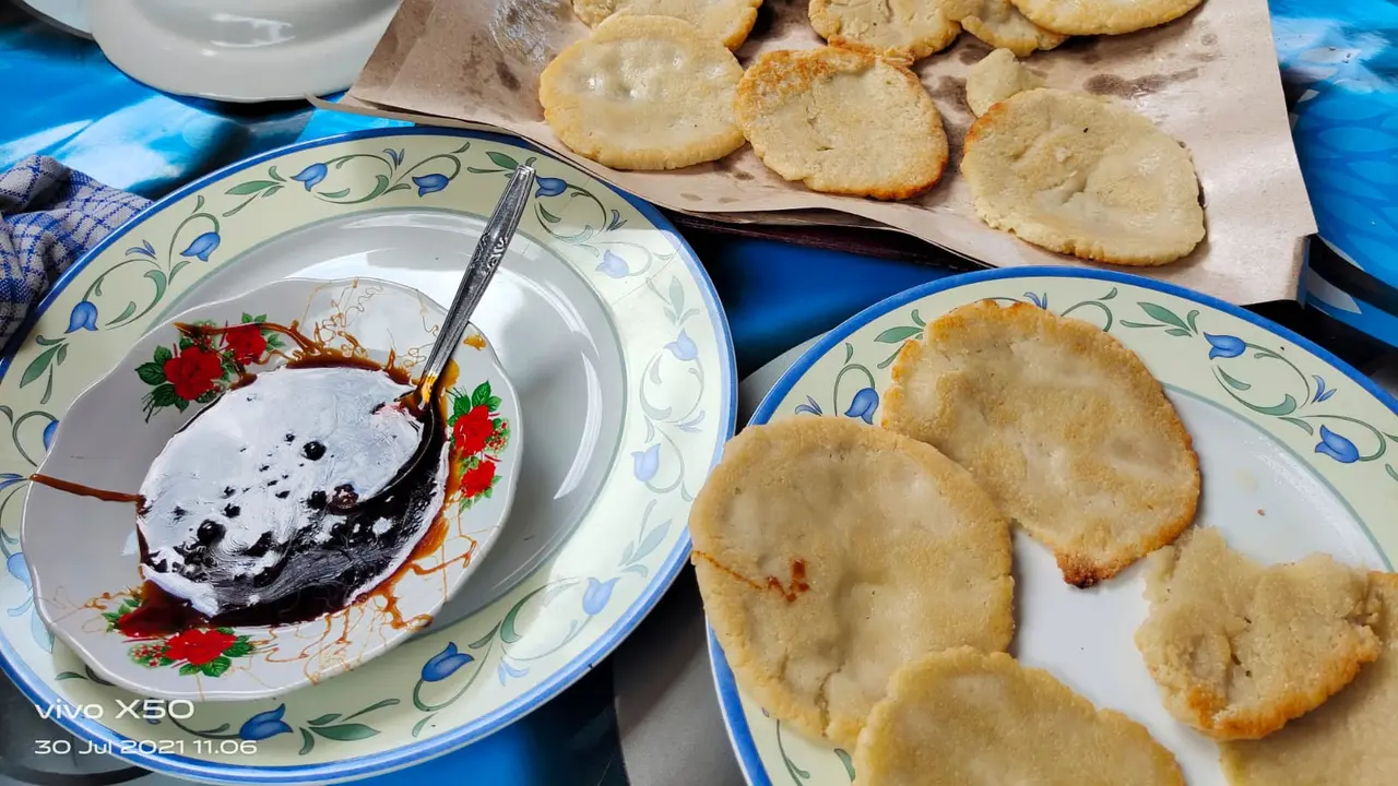 Kue cacah khas Nagari Koto Alam Limapuluh Kota. (Liputan6.com/ Novia Harlina)
