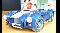 Replika Shelby Cobra 427 dibangun dengan seluruh komponen yang dibuat secara rumahan.