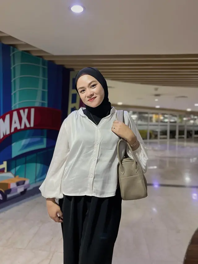 6 Potret Terbaru Yunita Lestari Mantan Istri Daus Mini, Perubahannya Bikin Pangling