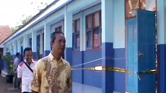 Gedung SDN 01 Bojong Ambruk