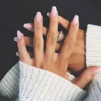 Hatinya sudah sering patah, masa kukunya mau ikutan patah juga? Hahaha, semangat ladies, bikin kukumu tambah cantik yuk... (Foto: squarespace.com)