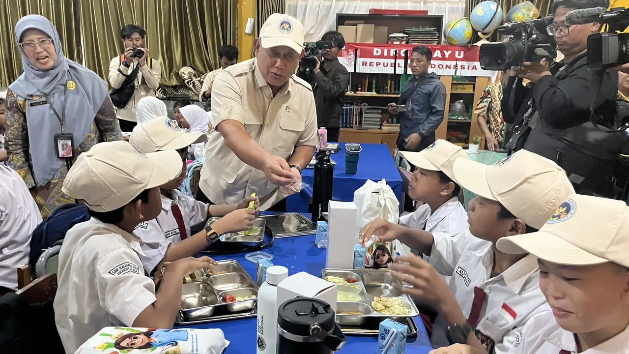 Program Makan Bergizi (MBG) memasuki tahun kedua pelaksanaan pada 2026 dengan jumlah penerima manfaat mencapai 55,1 juta orang di seluruh Indonesia. (Liputan6.com/Winda Nelfira)