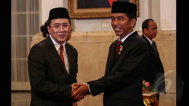 Jokowi Lantik Ayah Sherina Munaf Jadi Kepala Badan Ekonomi Kreatif