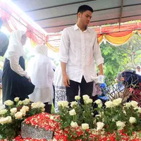 Kabar duka dari anggota keluarga musisi RAN. Adik dari Asta RAN, Andika Raharja (21) menghembuskan napas terakhirnya pada Selasa (8/11/2016). Andika diduga meninggal bunuh diri. (Deki Prayoga/Bintang.com)